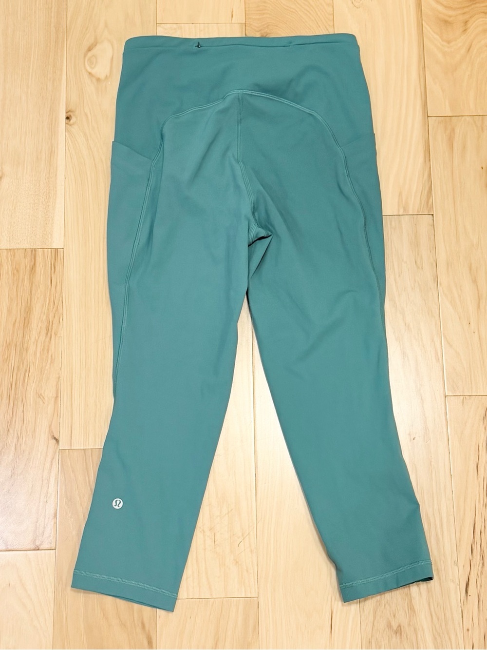 LIKE NEW Lululemon Women’s Swift Speed High-Rise Crop Tights 21” - Picture 4 of 8